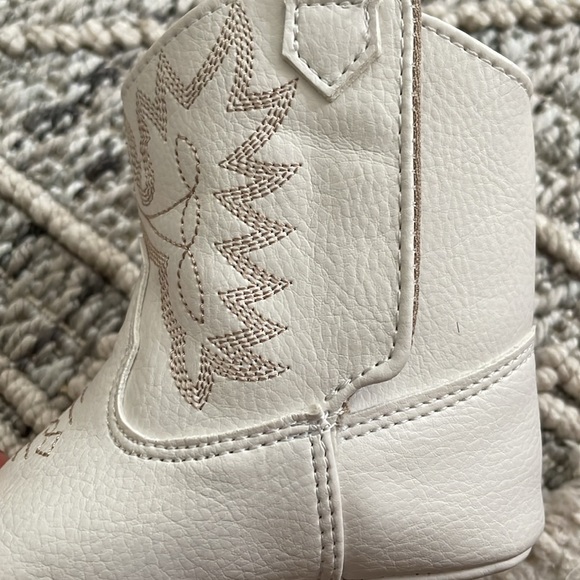 NWOT White Baby Cowgirl Boots - Picture 4 of 5